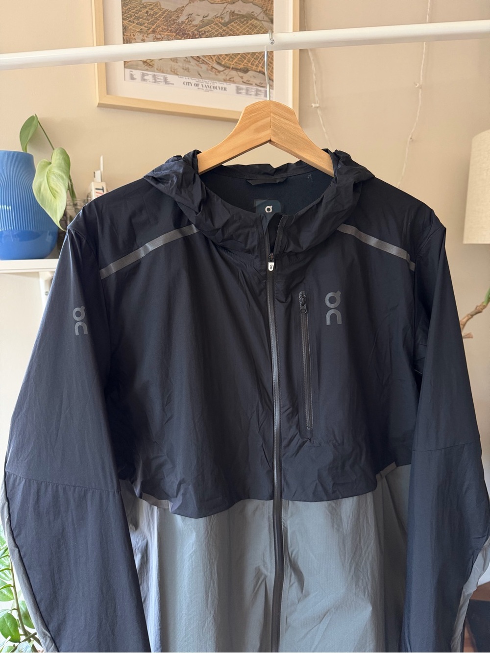 On Cloud Weather Jacket Lightweight Hooded Windbreaker Jacket - Black & Gray